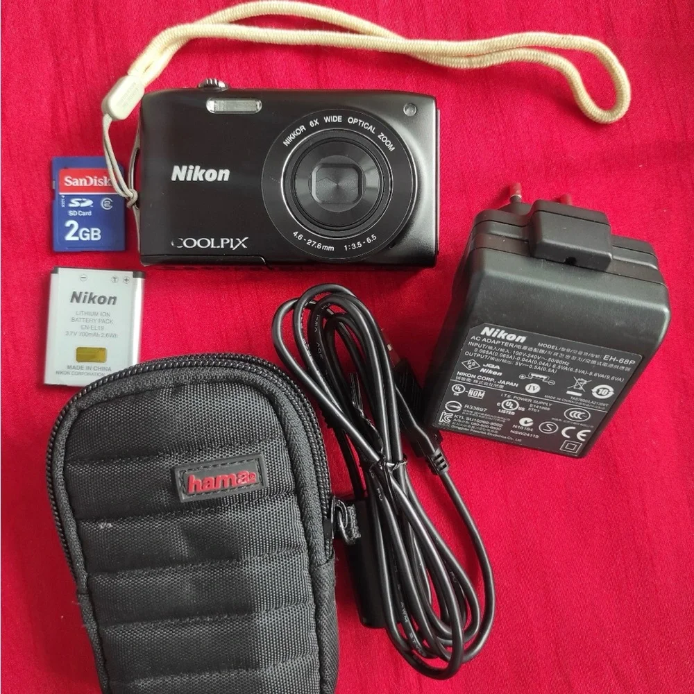 Nikon s3200 Digital Camera. Black.